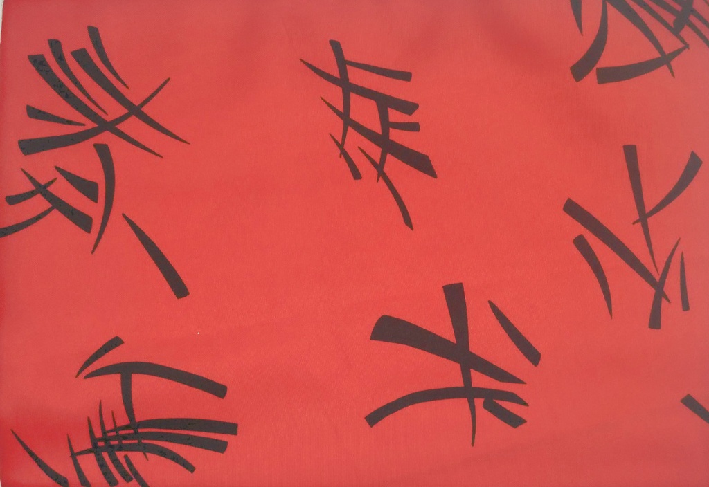 Raso letras chinas rojo negro